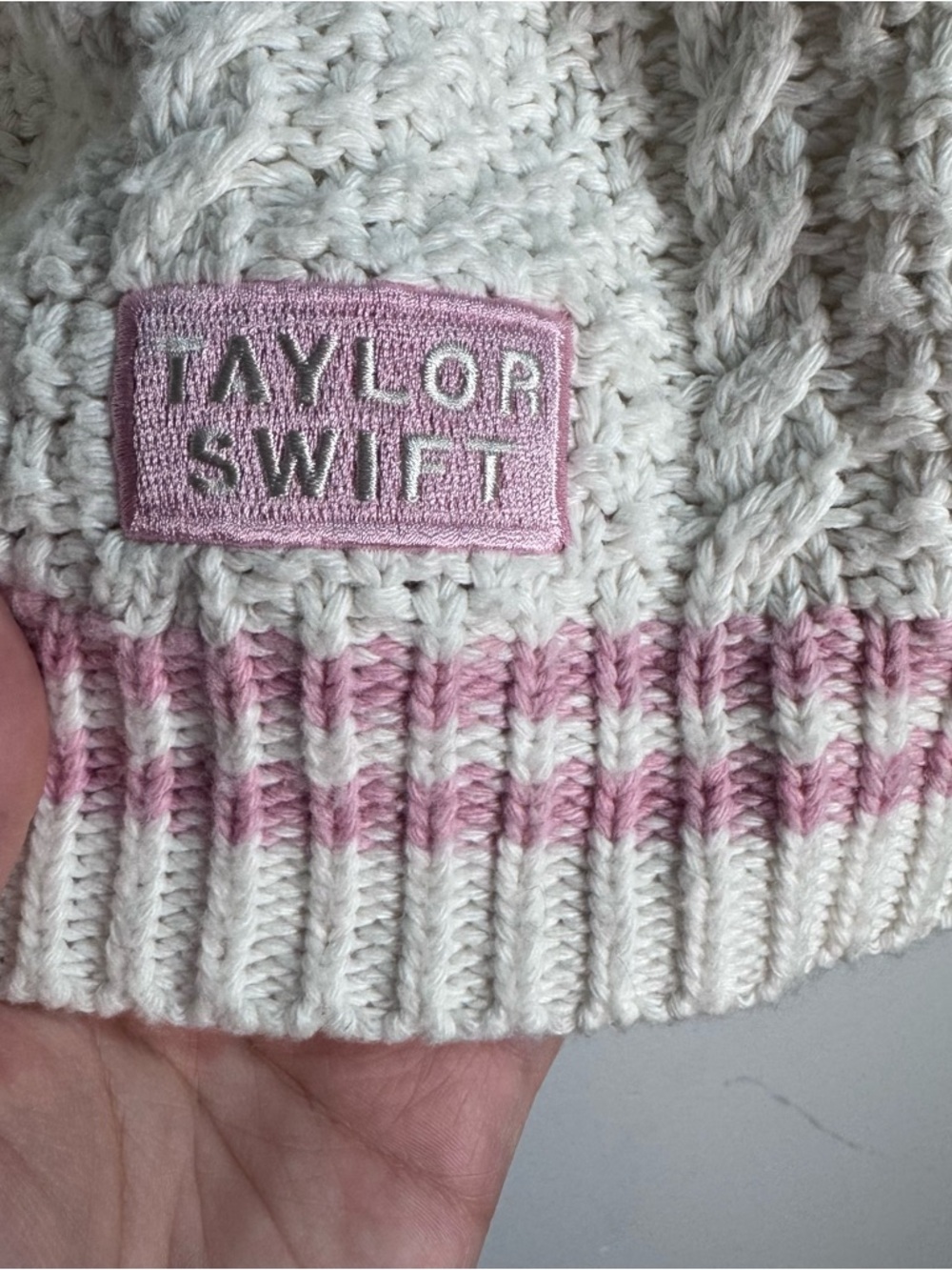 Taylor Swift Lover Cardigan M/L Cream Pink Hearts Cable Knit Official Merch - Picture 7 of 7
